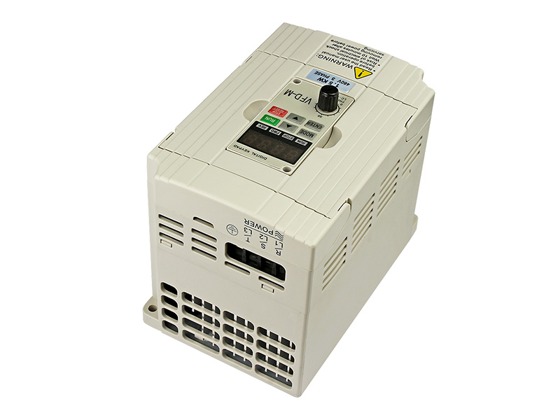 8000S通用變頻器，變頻調速器，變頻器廠家，電機變頻器，三相變頻器
